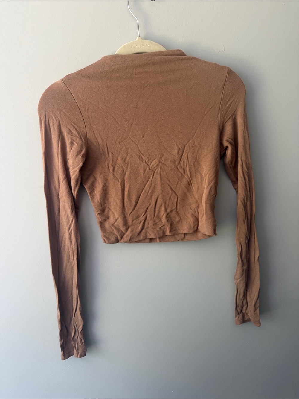naked wardrobe Long-Sleeve Cropped Top in Brown